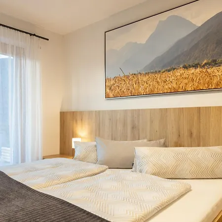 לינה וארוחת בוקר Toblaten